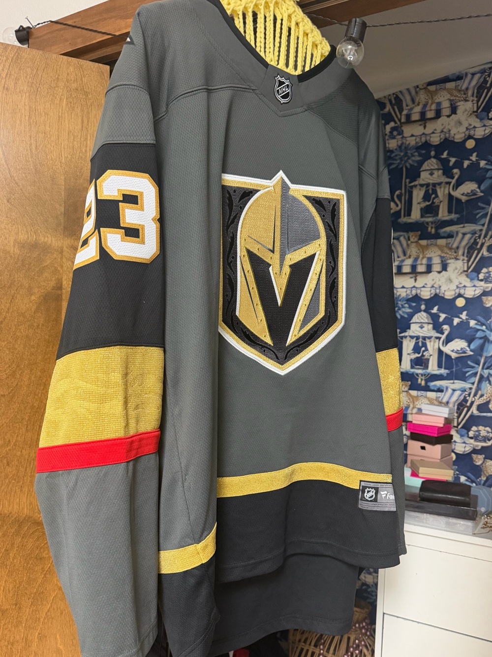 Las Vegas Knights Jersey 23 Martinez Size XL - Picture 2 of 12
